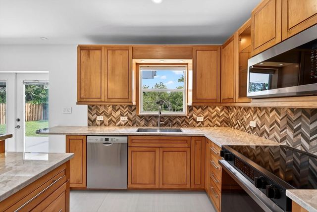 5 of 56 - 648 Nw 30th Court, Wilton Manors, FL