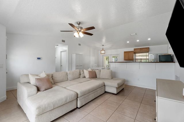 5 of 27 - 452 Sw David Terrace, Port St. Lucie, FL