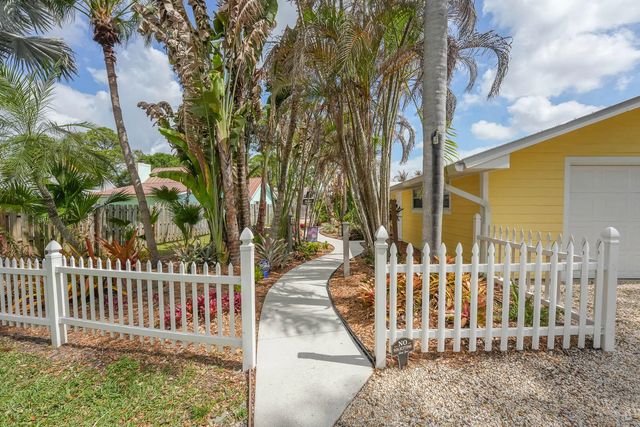 2 of 42 - 1341 Sw Evergreen Lane, Palm City, FL
