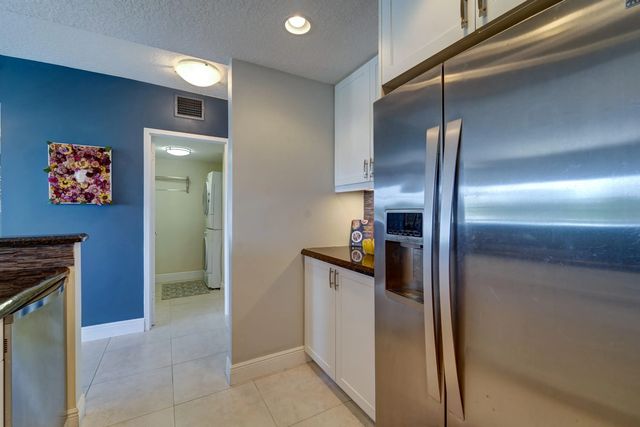 4 of 33 - 2500 E Las Olas Boulevard #403, Fort Lauderdale, FL