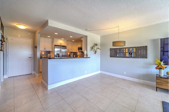 5 of 33 - 2500 E Las Olas Boulevard #403, Fort Lauderdale, FL