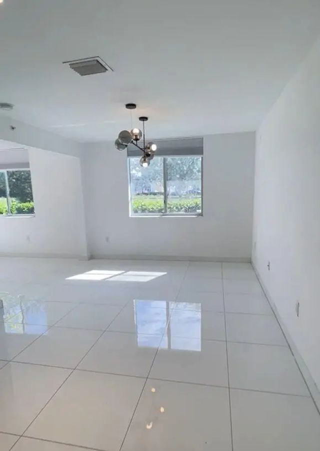 3 of 8 - 2651 Ne 212th Terrace #107, Miami, FL