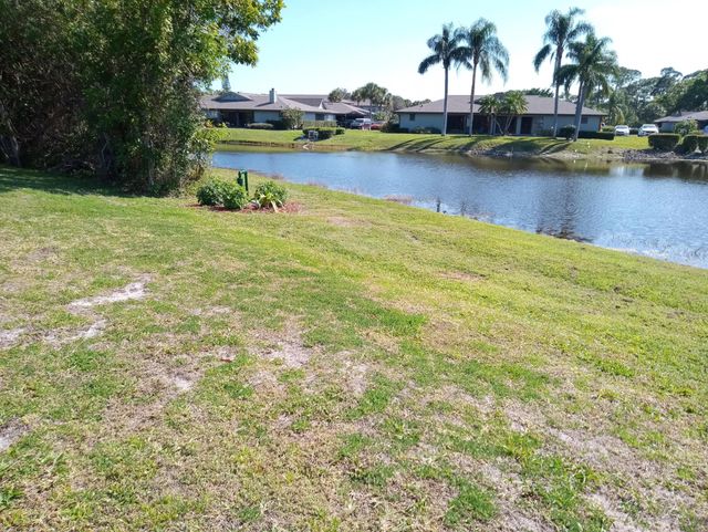 2 of 5 - 630 E Pointe Ct Sw, Vero Beach, FL