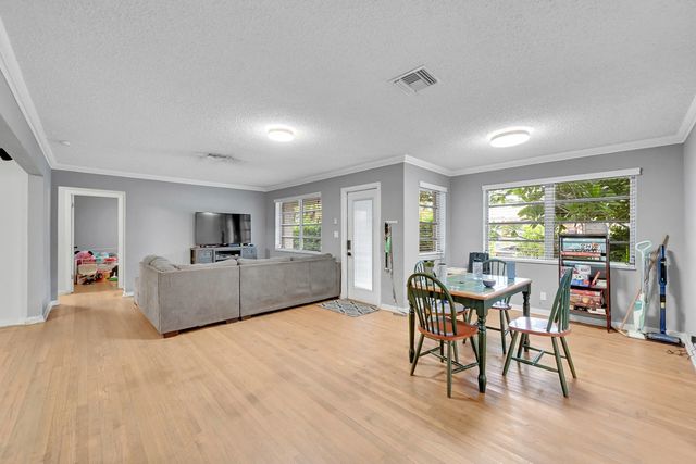 4 of 28 - 1331 S Palmway, Lake Worth Beach, FL