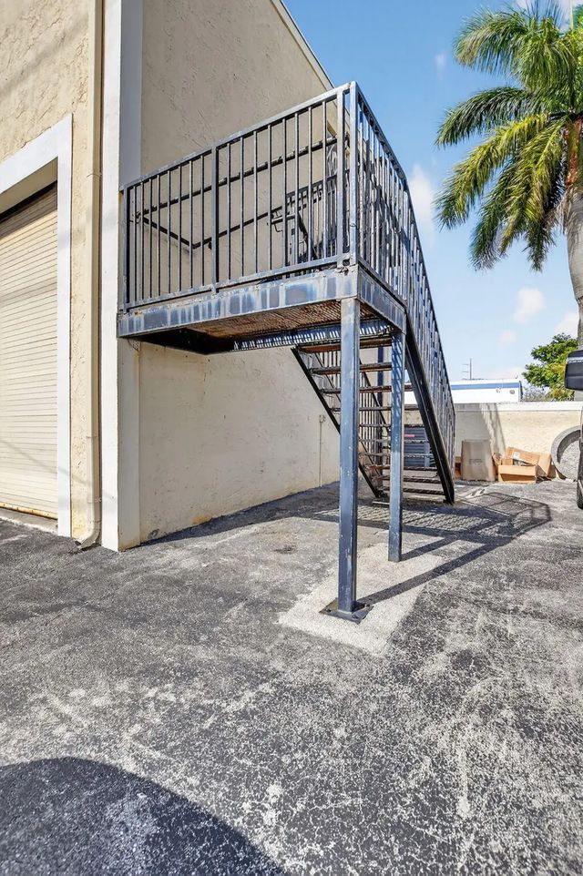 5 of 33 - 13 Sw 10th Street, Deerfield Beach, FL