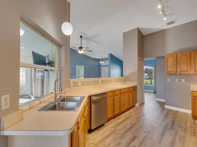 4 of 33 - 492 Biscayne Lane, Sebastian, FL