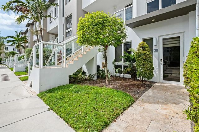 3 of 34 - 10305 Nw 63rd Terrace #105, Doral, FL