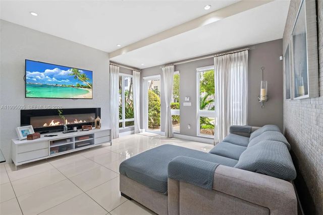 4 of 34 - 10305 Nw 63rd Terrace #105, Doral, FL