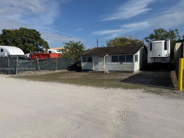 835 E Alverdez Avenue, Clewiston