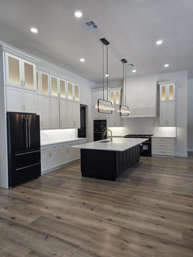 Photo of Listing #B26011648