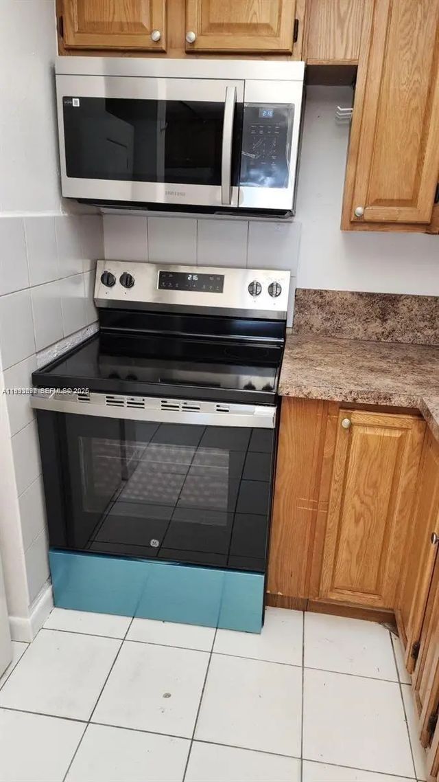3 of 8 - 10000 Nw 80th Court #2415, Hialeah Gardens, FL