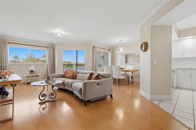 13705 Sw 12th Street #202b, Pembroke Pines