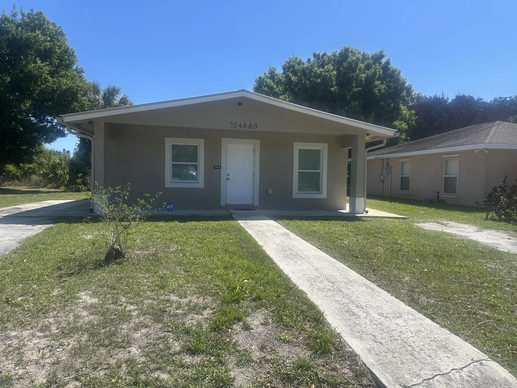 704 N 18th Street #b, Fort Pierce