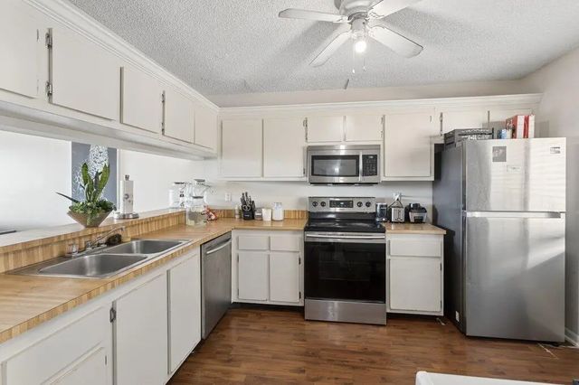 4 of 21 - 8030 Hampton Boulevard #404, North Lauderdale, FL
