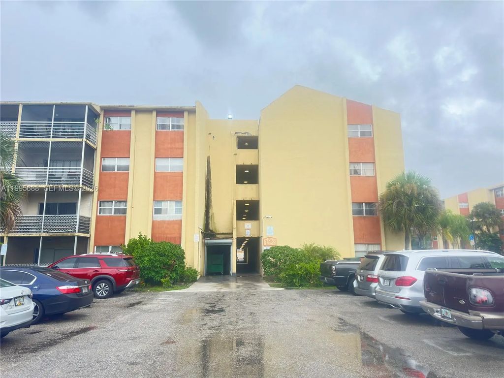 3600 Nw 21st Street #309, Lauderdale Lakes
