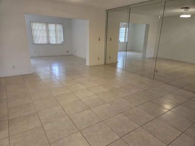 4 of 17 - 10125 Nw 71st Street, Tamarac, FL