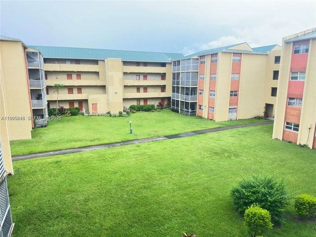 3700 Nw 21st Street #401, Lauderdale Lakes