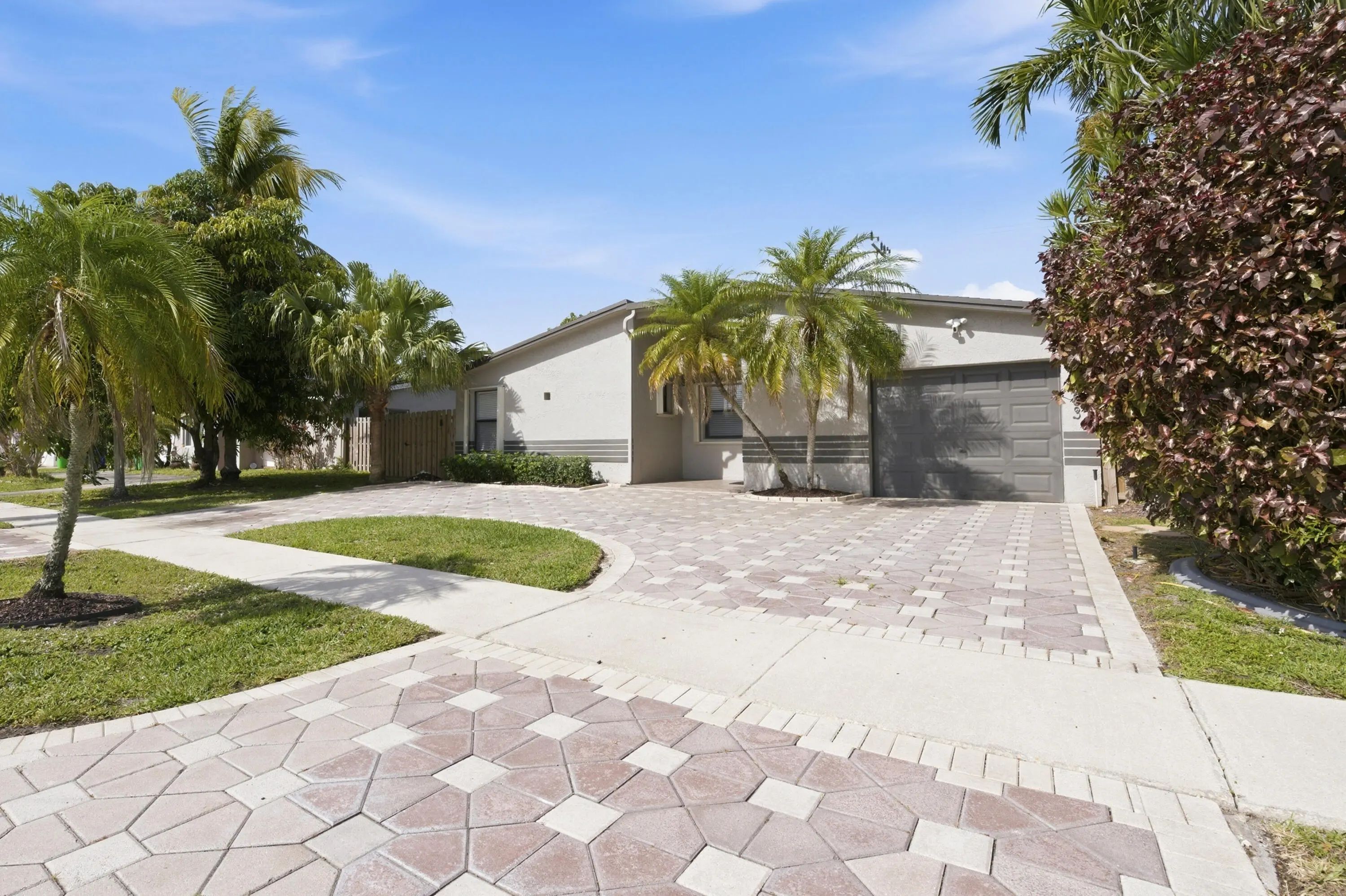 4683 Nw 99th Terrace, Sunrise