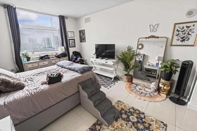 3 of 22 - 140 S Dixie Highway #823, Hollywood, FL
