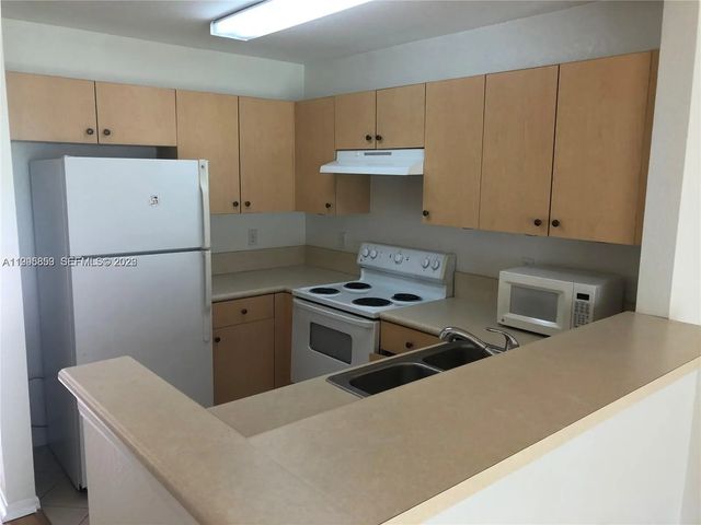5 of 21 - 157 Hidden Ct Road #i-48, Hollywood, FL