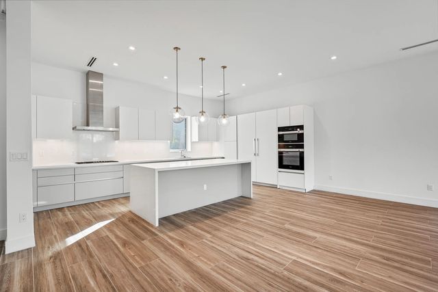 2 of 26 - 11 Se 11th Avenue, Fort Lauderdale, FL