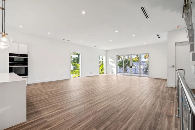 3 of 26 - 11 Se 11th Avenue, Fort Lauderdale, FL