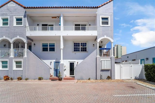 3 of 42 - 335 Virginia Street, Hollywood, FL