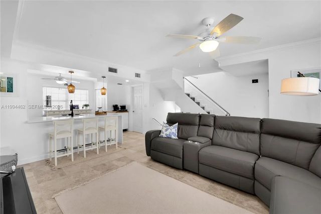 4 of 42 - 335 Virginia Street, Hollywood, FL
