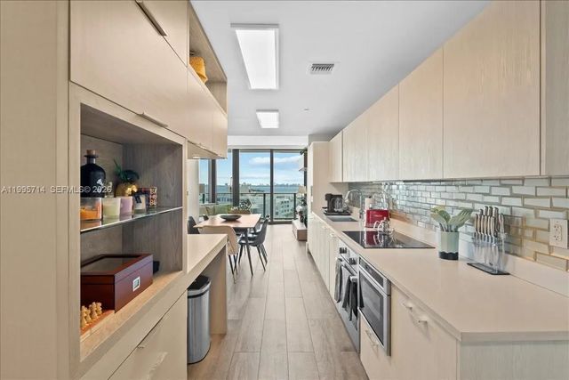 5 of 60 - 501 Ne 31st Street #1201, Miami, FL