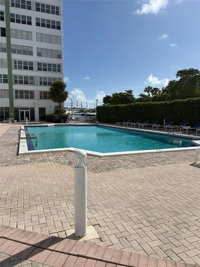 3 of 16 - 2150 Sans Souci Boulevard #b1605, North Miami, FL