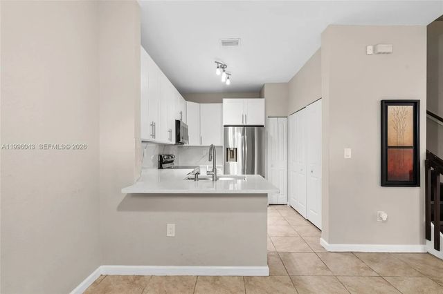 4 of 33 - 3540 Nw 30th Place, Lauderdale Lakes, FL