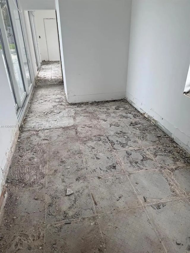 3 of 28 - 290 Nw 125th Avenue, Miami, FL
