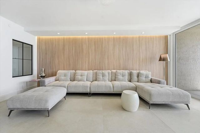 3 of 39 - 3100 N Ocean Boulevard N #1902, Fort Lauderdale, FL