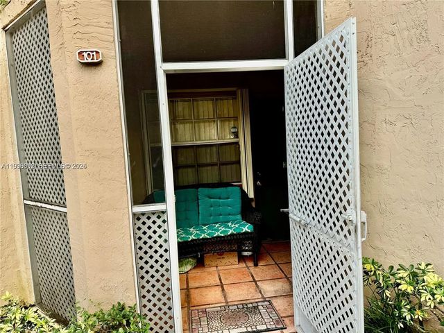8664 Sw 3rd Street #101, Pembroke Pines
