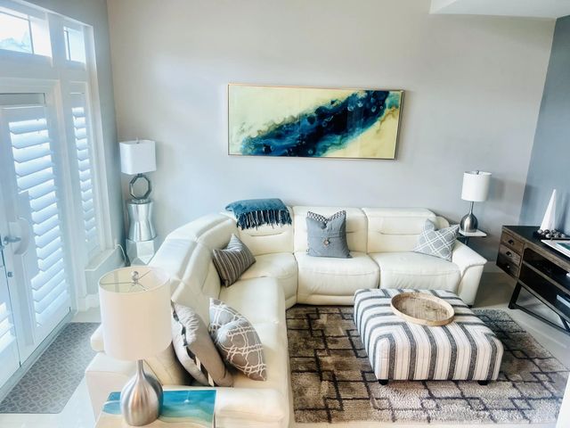 3 of 18 - 450 N Federal  Highway #102, Boynton Beach, FL