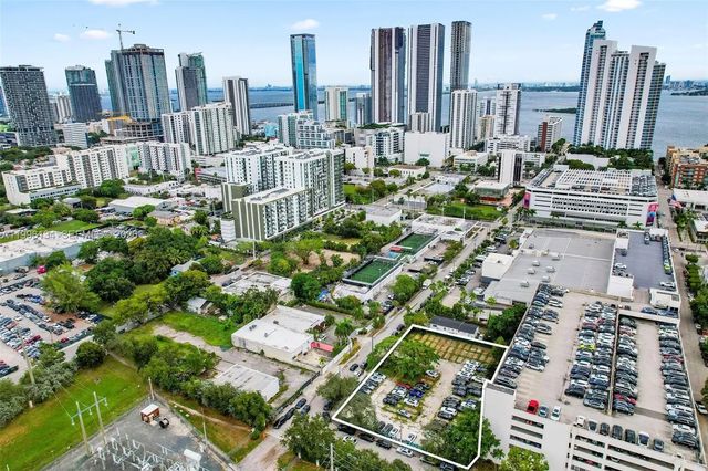 2 of 9 - 100 Ne 21st Street, Miami, FL