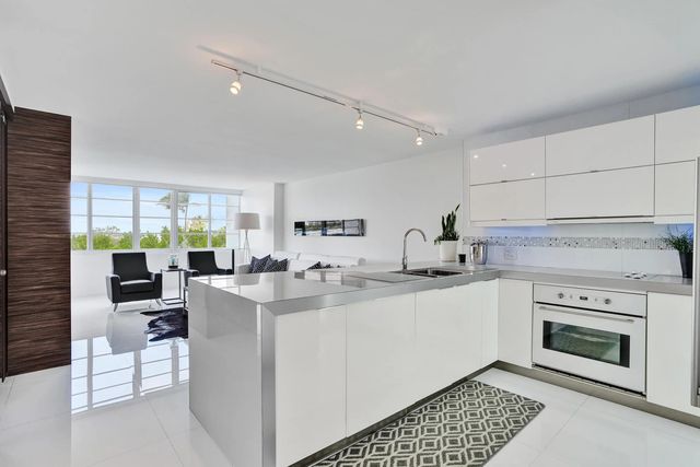 4 of 43 - 1670 Lincoln Court #3b, Miami Beach, FL