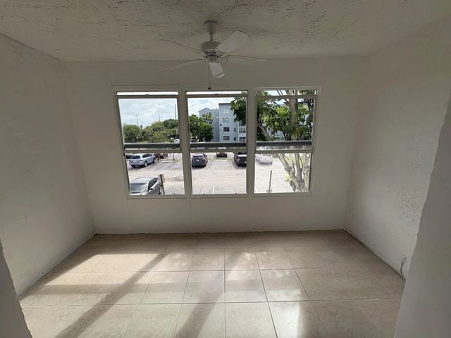 4 of 44 - 2850 Somerset Drive #208l, Lauderdale Lakes, FL