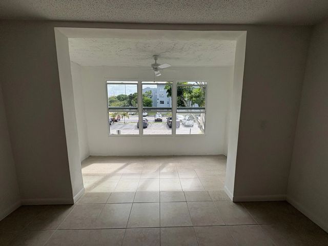 5 of 44 - 2850 Somerset Drive #208l, Lauderdale Lakes, FL