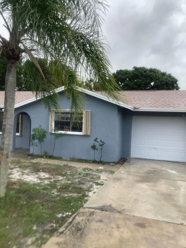 4 of 42 - 3209 Jersey Court, Fort Pierce, FL