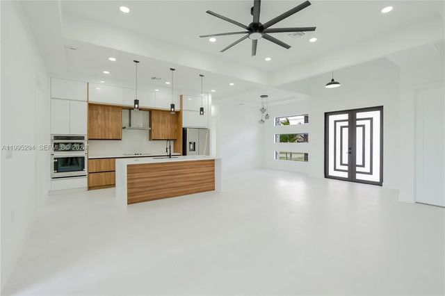 4 of 39 - 2834 Nw 17th Place, Cape Coral, FL
