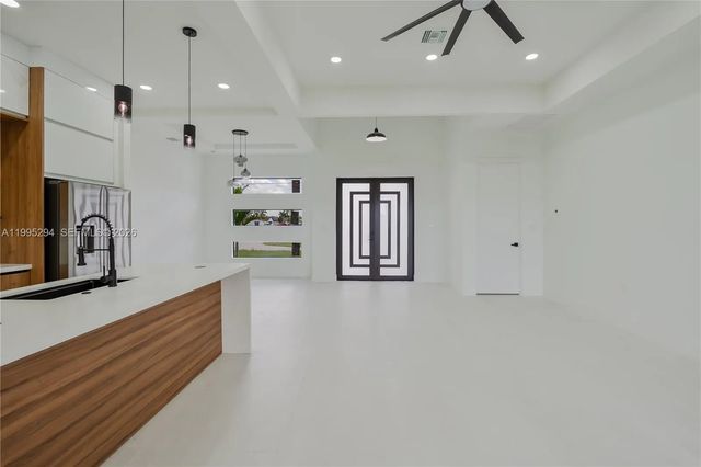 5 of 39 - 2834 Nw 17th Place, Cape Coral, FL