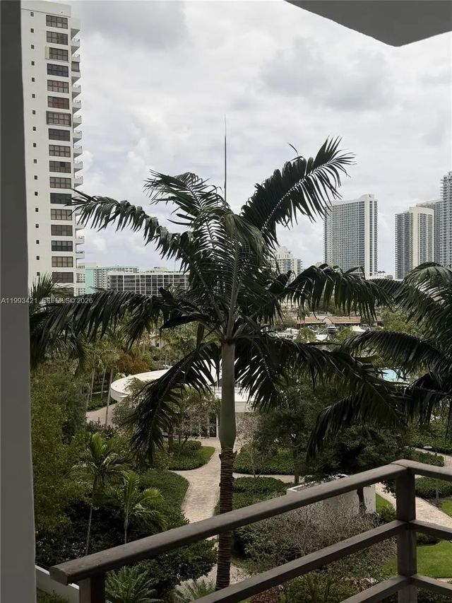 5 of 7 - N/A, Hallandale Beach, FL