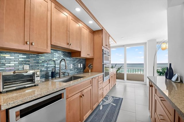 4 of 57 - 5540 N Ocean Drive #9b, Singer Island, FL
