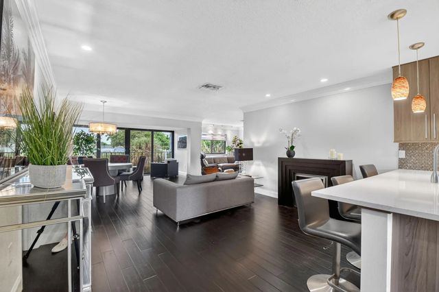 5 of 43 - 4290 Deste Court #303, Lake Worth, FL
