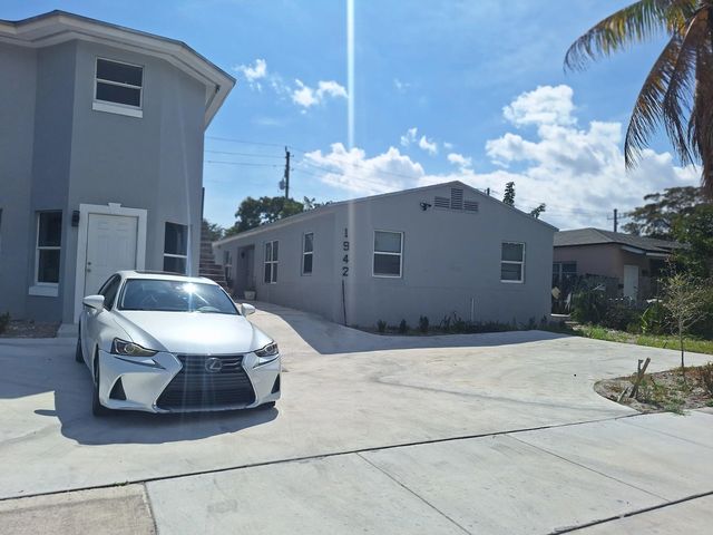 2 of 41 - 1942 Buchanan Street, Hollywood, FL