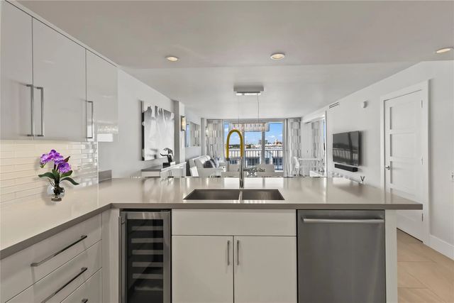 3 of 42 - 800 Se 20th Avenue #809, Deerfield Beach, FL
