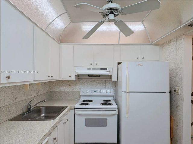 5 of 11 - 210 172nd Street #333, Sunny Isles Beach, FL