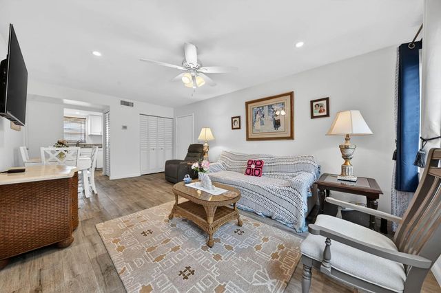 5 of 23 - 211 Lake Dora Drive, West Palm Beach, FL