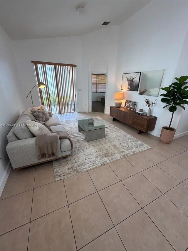 3 of 33 - 3951 Ne 11th Drive, Homestead, FL